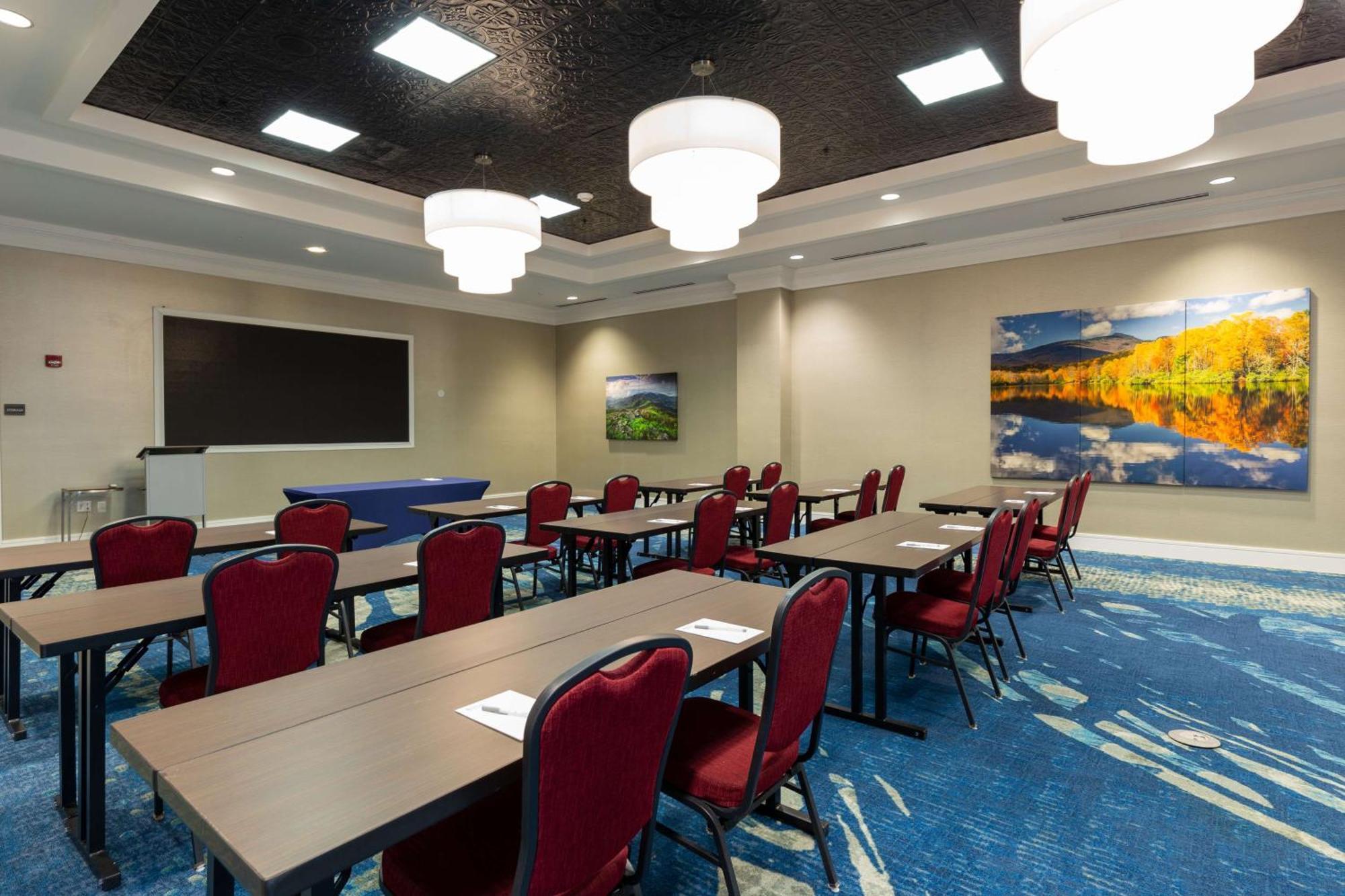 Hilton Garden Inn Asheville Downtown Exterior foto