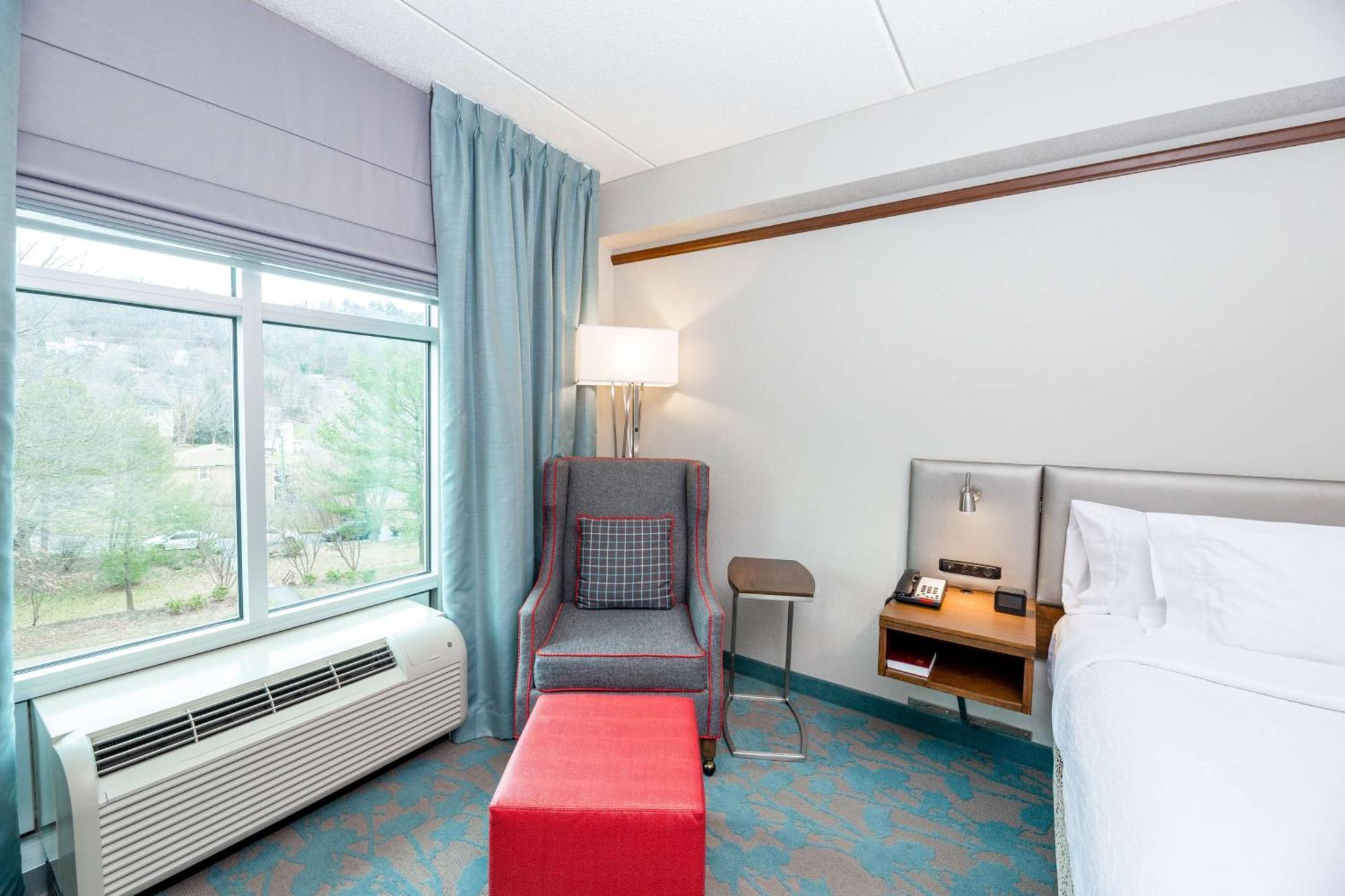Hilton Garden Inn Asheville Downtown Exterior foto