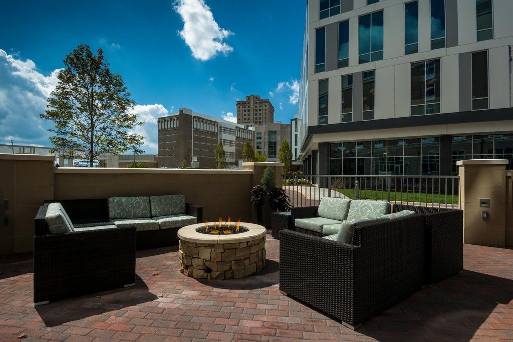 Hilton Garden Inn Asheville Downtown Exterior foto